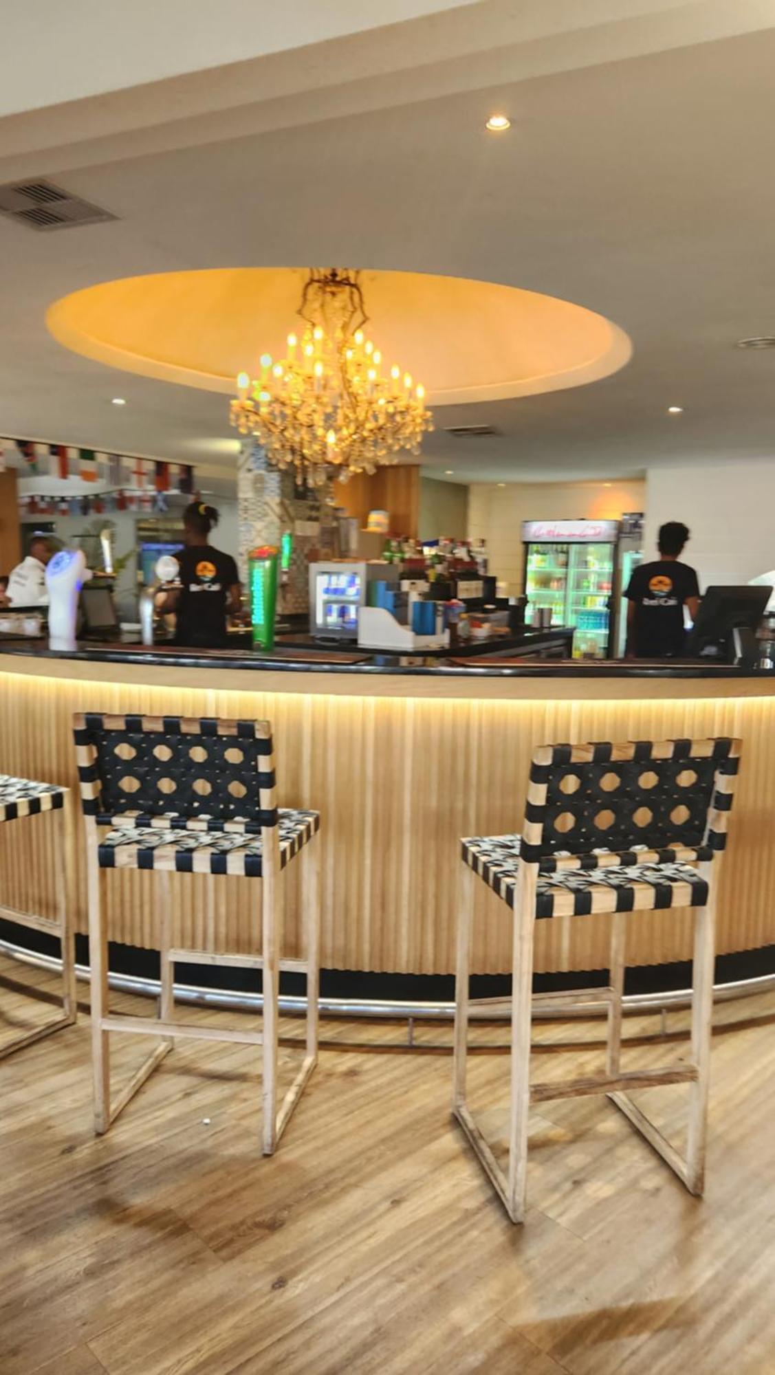Umhlanga Breakers Resort Дурбан Экстерьер фото